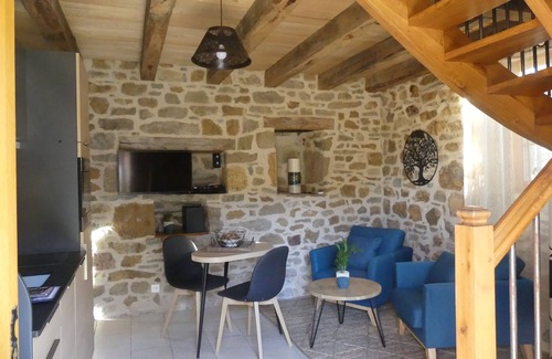 Frontenac Cottage | Quercy cottage, charm, comfort, garden with trees, natural swimming pool