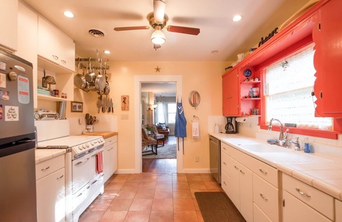 Fetters Hot Springs-Agua Caliente House | Quick drive to the charming Sonoma Plaza and a 3 block walk to the Fairmont.