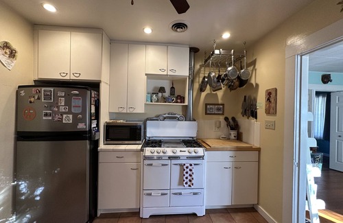 Fetters Hot Springs-Agua Caliente House | Quick drive to the charming Sonoma Plaza and a 3 block walk to the Fairmont.