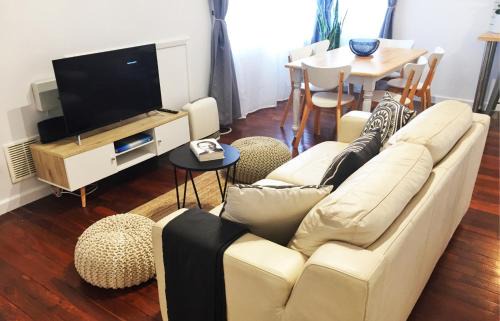 Geraldton House | Quick Stroll To The City