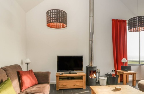 Rothesay Cottage | QUIEN WEST (BANNATYNE), pet friendly in Rothesay, Isle Of Bute