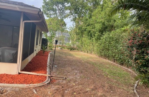 South Venice House | Quiet 1 B/B retreat minutes from the beach located in center of a bird sanctuary