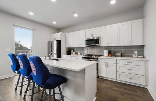 Bywater Condo | Quiet 1 Bedroom/1.5 Bath Condo in Bywater!