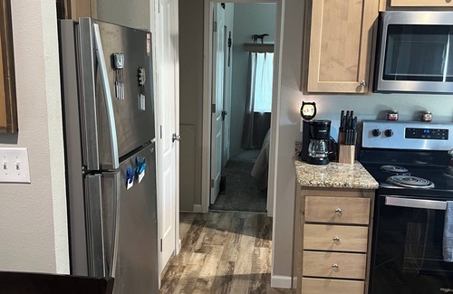 Moses Lake House | Quiet 1 bedroom Getaway close to Mardon Resort!