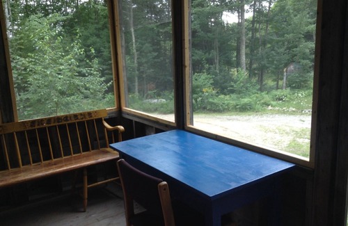 Blue Hill Cabin | Quiet 2-bedroom cabin in scenic Blue Hill with WiFi, AC