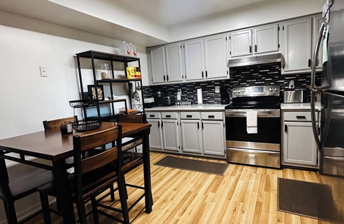 Norfolk - Virginia Beach House | Quiet 2BR/1.5BA Retreat w/Fenced Yard, Firepit, & Fast WiFi – Central Norfolk