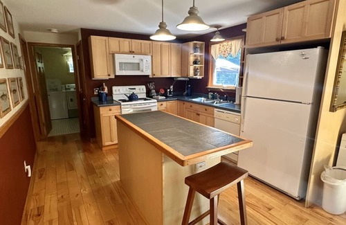Bar Harbor House | Quiet 2BR Secluded Home in Bar Harbor [The Anchor]