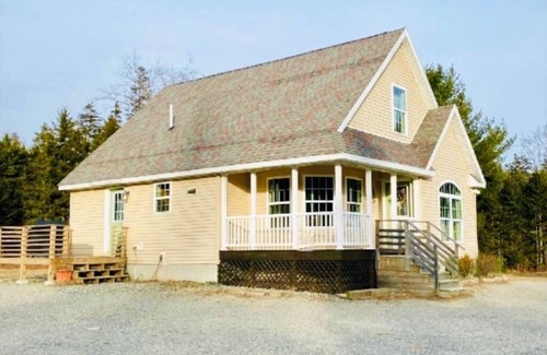 Bernard House | Quiet 3-bedroom house in Southwest Harbor, perfect for families with pets!