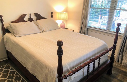 East Dublin House | Quiet 3 Bedroom Lakefront Home on Ben Hall Lake - 15 Minutes to Dublin