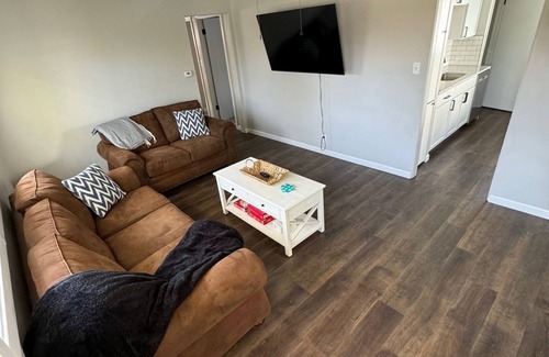 South Bend House | Quiet 5-bedroom Retreat - Walk to Notre Dame