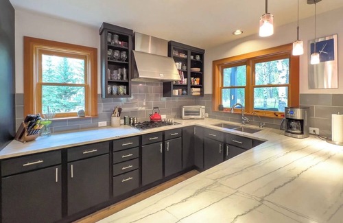 River Meadows House | Quiet adventure retreat with acres of national forest land in your backyard