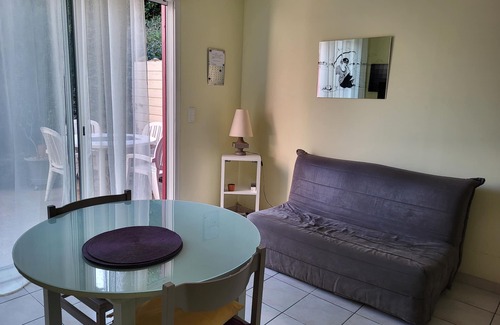 Herepian Apartment | Quiet, air-conditioned T2 apartment with terrace and parking, close to Lamalou les bains.