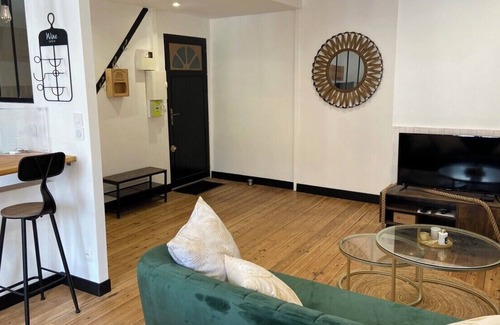 Bastide Apartment | Quiet and bright 52 m² apartment in Bordeaux.