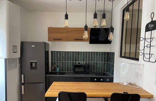 Bastide Apartment | Quiet and bright 52 m² apartment in Bordeaux.