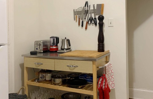 Crown Heights Apartment | Quiet and Clean Apartment in Crown Heights