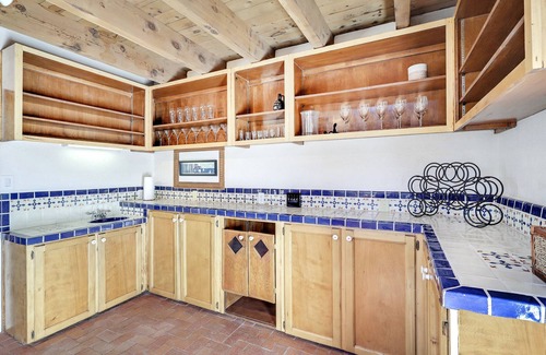 Santa Fe House | Quiet and Convenient Retreat