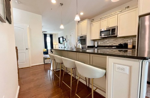 Northeast House | Quiet and cozy 3BR & 3BA in DC less than 10 minutes from the Metro
