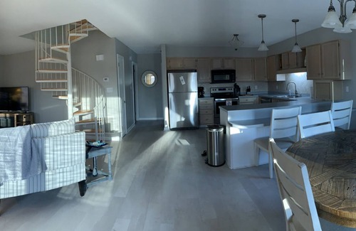 Salter Path House | Quiet and quaint beach home with easy walking access to the ocean and sound side
