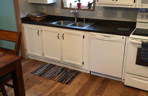 Vienna House | Quiet And Rural Retreat - Wine Trail, Great Hiking, & Hunting!