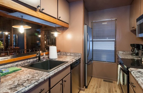 Lake Forest House | Quiet and Serene Tahoe Getaway + Private Beach + Pool + Tennis
