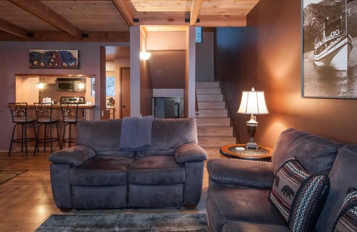 Lake Forest House | Quiet and Serene Tahoe Getaway + Private Beach + Pool + Tennis