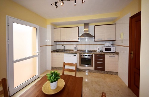 Los Realejos House | Quiet apartment, private terrace, 400 m to the beach, community pool