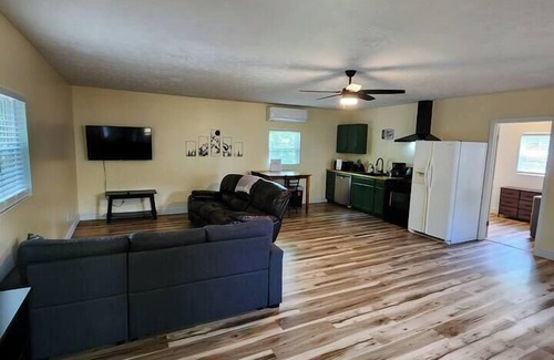 Lake Lynn Apartment | Quiet Apartment close to Town Center