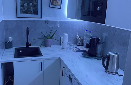 Nippes Apartment | Quiet apartment 4 min from the cathedral with office and balcony