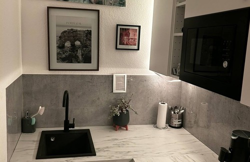 Nippes Apartment | Quiet apartment 4 min from the cathedral with office and balcony