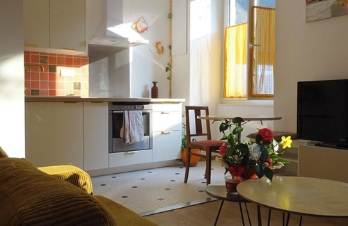 XIV Juillet Apartment | Quiet apartment at the foot of the castle! promenade along the river gave, pking 5 mn