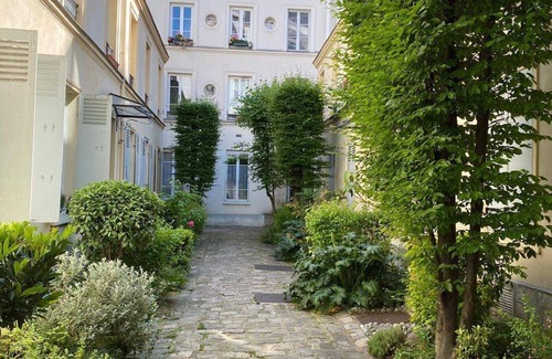 14th Arrondissement Apartment | Quiet apartment in paris center