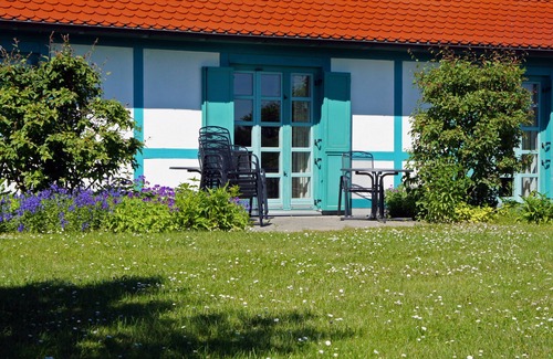 Kreptitz Apartment | quiet apartment near the beach on the ground floor + DG with garden incl. Indoor swimming pool /sauna etc.