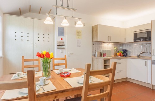 Kreptitz Apartment | quiet apartment near the beach on the top floor incl. Indoor swimming pool /sauna etc.