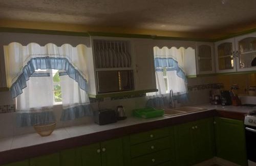 Porters Apartment | Quiet Apartment on the West Coast
