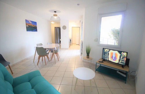 Carcassonne Apartment | Quiet Apartment, Parking, Térasse, Lift, WIFI, Coffee.
