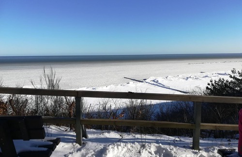 Trassenheide Apartment | Quiet apartment with terrace & playground for 2-3 people-Through the forest to the beach