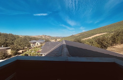 Veldenz Condo | Quiet apartment with balcony overlooking the vineyards for 2-4 people