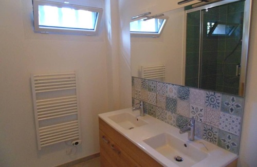 Lattes House | Quiet apartment with private pool close to all amenities