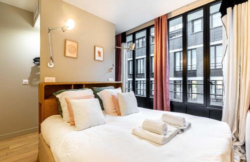 Quartier Saint-Ambroise Apartment | Quiet apartment with terrace&AC-Le Marais/Bastille