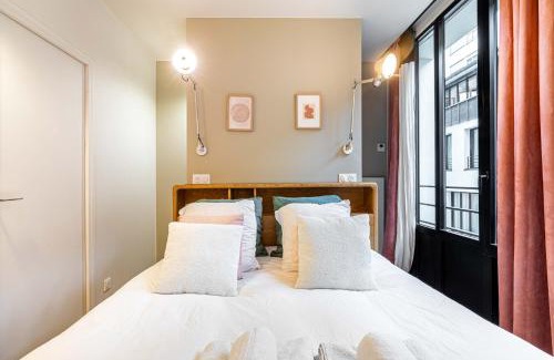 Quartier Saint-Ambroise Apartment | Quiet apartment with terrace&AC-Le Marais/Bastille