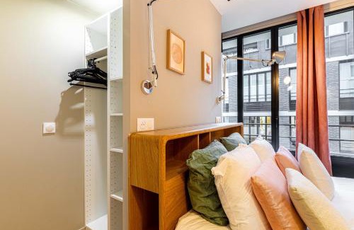 Quartier Saint-Ambroise Apartment | Quiet apartment with terrace&AC-Le Marais/Bastille