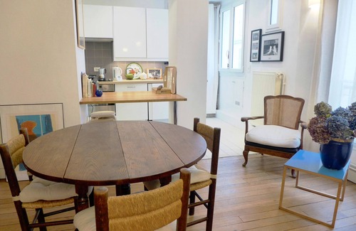 14th Arrondissement Apartment | Quiet apt, commercial street Rue Daguerre