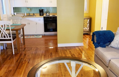 Historic Hyde Park North Apartment | Quiet Apt. in Historic District