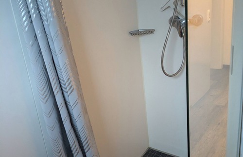 Center Apartment | Quiet basement accommodation with private entrance. Ideal for couples!