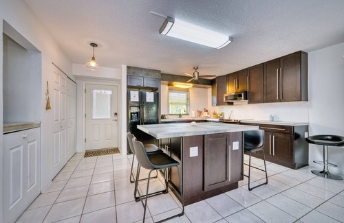 South Sound Condo | Quiet Beach Escape - Caribbean Paradise