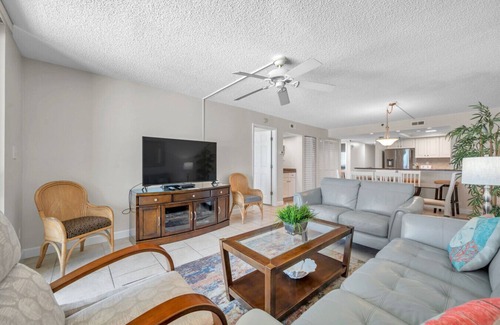 Indian Shores Condo | Quiet Beachfront 3 bedroom Right on the Sand