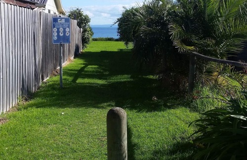Coronet Bay House | Quiet beachside getaway on foreshore
