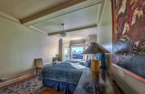 Nob Hill Apartment | Quiet & Beautiful Historic Victorian in a PRIME LOCATION
