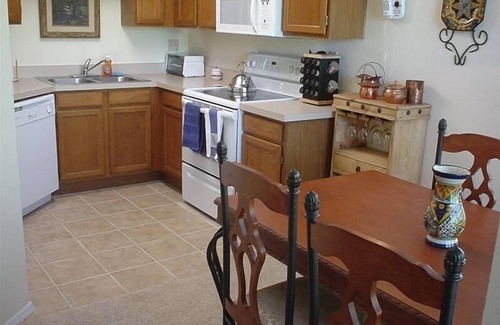 Tucson Condo | Quiet, Beautifully Furnished, 2BR/2BA Ventana Canyon Condo