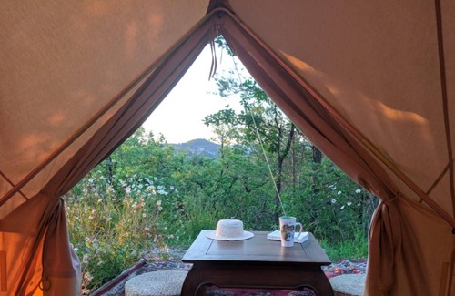 Vegennes Cabin | Quiet bohemian chic teepee in the Dordogne valley
